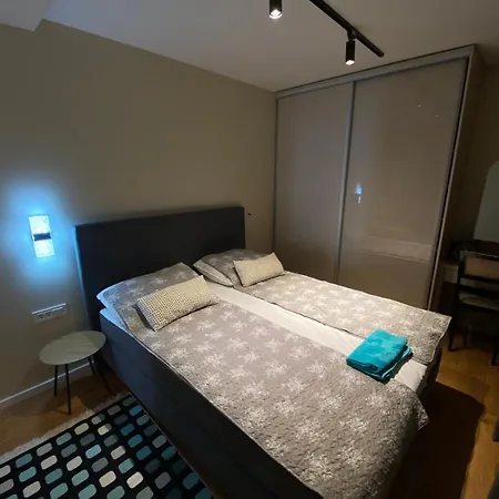 Vi Lux *